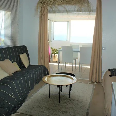 Casita En Con Vistas Impresionantes Del Mar Y La Montana * Roses