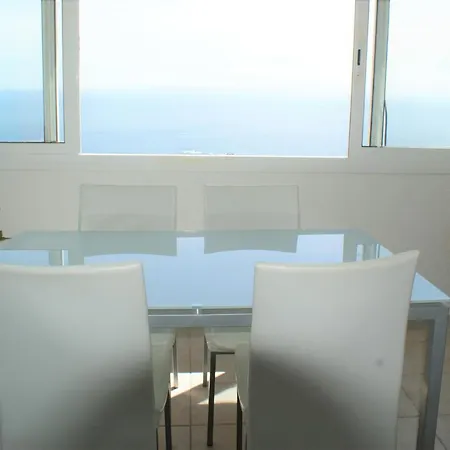 Casita En Con Vistas Impresionantes Del Mar Y La Montana Holiday home