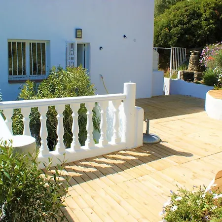 Casita En Con Vistas Impresionantes Del Mar Y La Montana