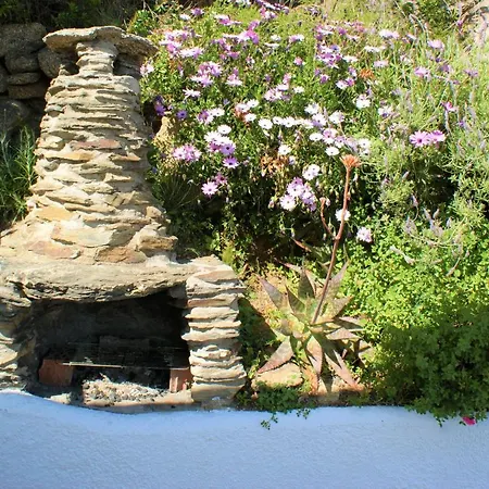 Casita En Con Vistas Impresionantes Del Mar Y La Montana Roses